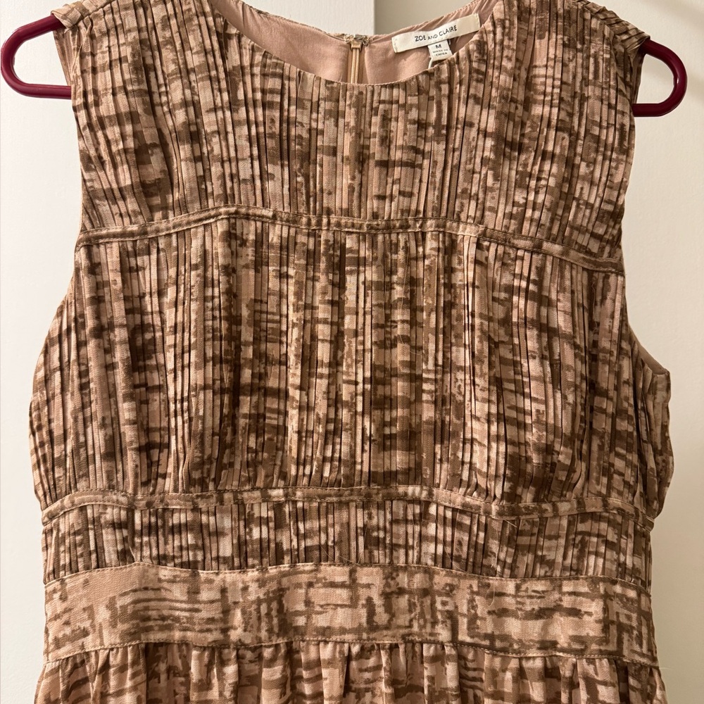 ZOE AND CLAIRE Pleat Sleeveless Midi Dress in Mink Multi Sz Medium - Picture 2 of 8